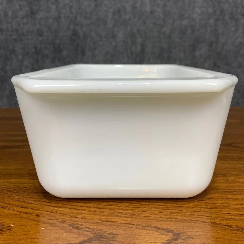 Vintage Pyrex White Milk Glass‎ Loaf Pan 215-B 9x5 Baking Dish Retro Kitchenware